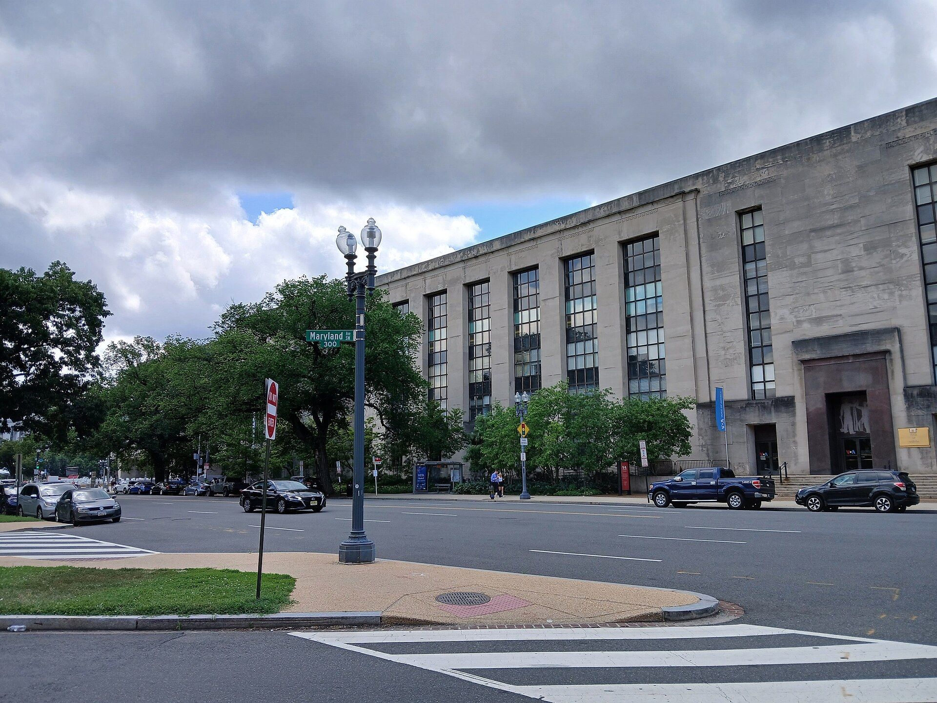 The stone front of the Wilbur J. Cohen Federal Building in Washington. A Wikimedia Commons photograph on Brent O'Mara Insights.